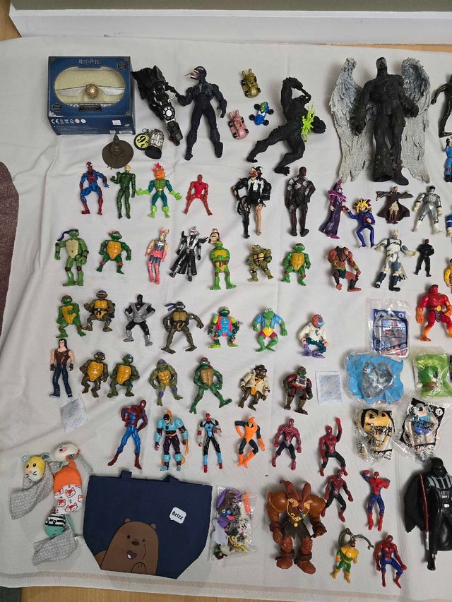 Huge Lot Action Figures & Toys - Marvel, TMNT etc. - photo 4