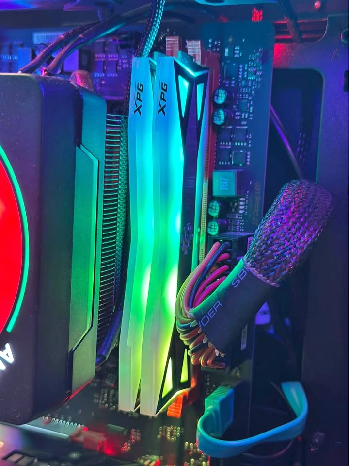 XPG SPECTRIX D60 16GB (2x8GB) DDR4 3200MHz CL16 RGB RAM