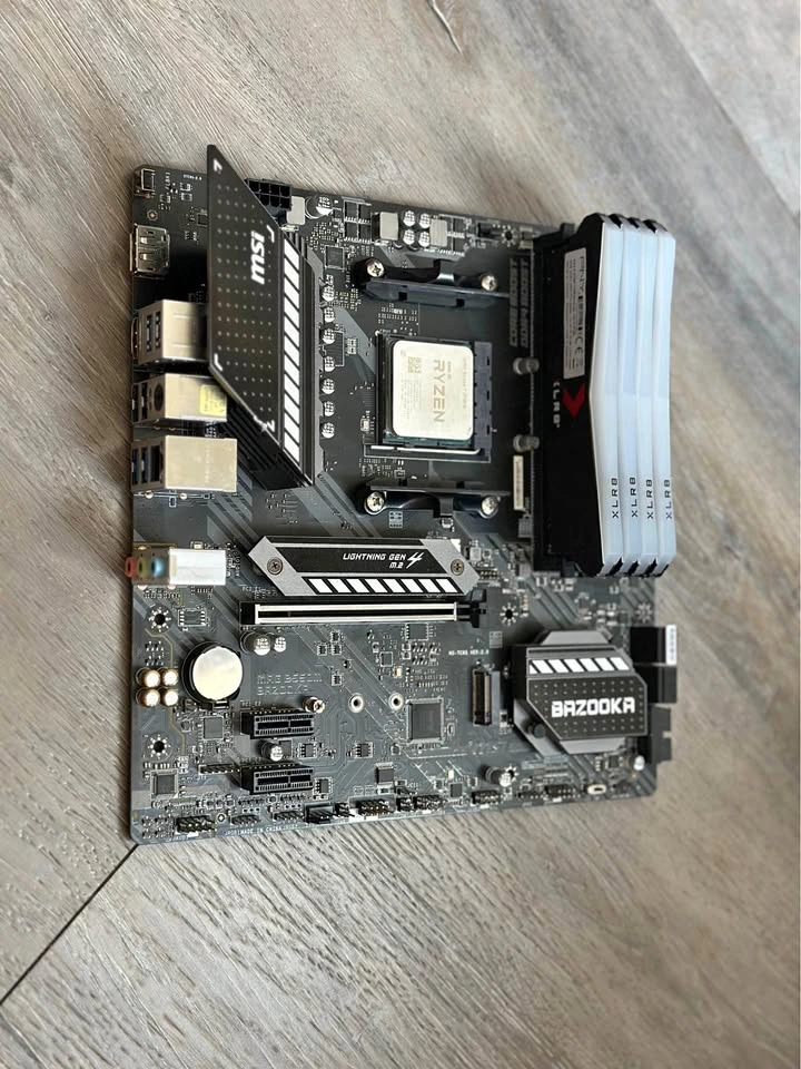 Clean AMD Ryzen 7 3700X + MSI B550M Bazooka + 32GB RAM Combo