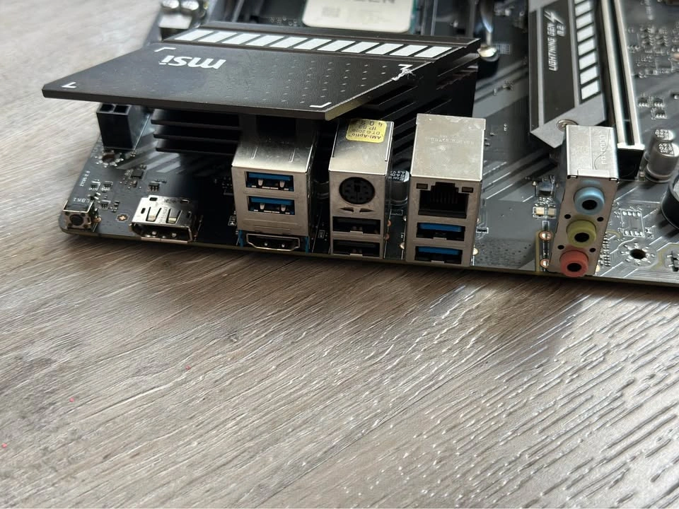Clean AMD Ryzen 7 3700X + MSI B550M Bazooka + 32GB RAM Combo - photo 5