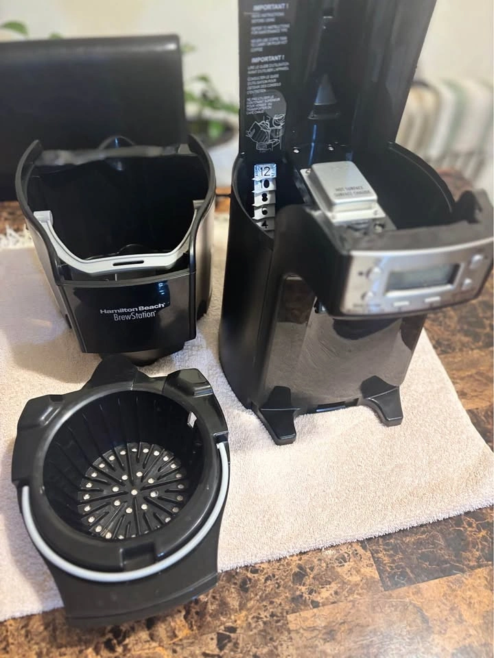 HAMILTON BEACH BREW STATION 12 CUP COFFEE MACHINE - photo 3