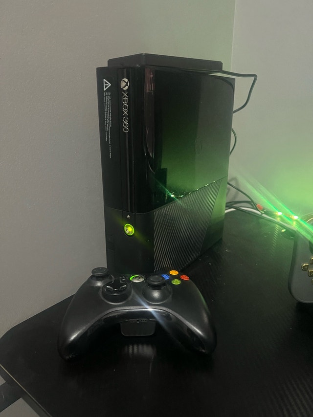 Xbox 360 E (Soft Mod)