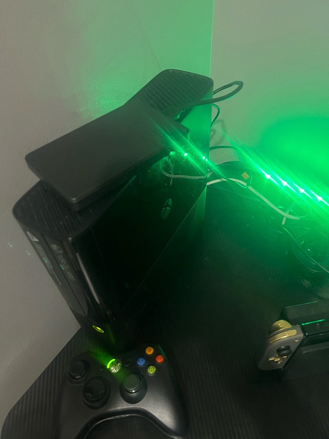 Xbox 360 E (Soft Mod) - photo 2