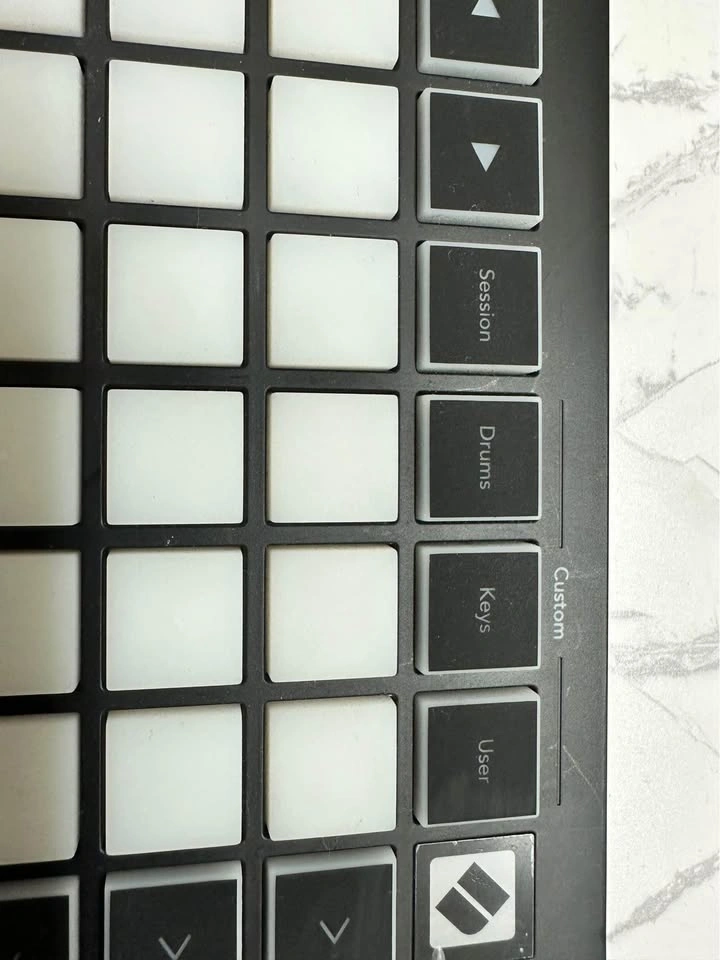Novation Launchpad MINI mk3 - Step up your music production! - photo 3