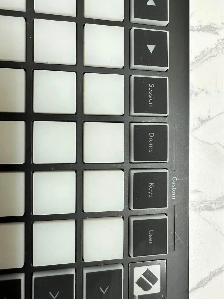Novation Launchpad MINI mk3 - Step up your music production! - photo 3