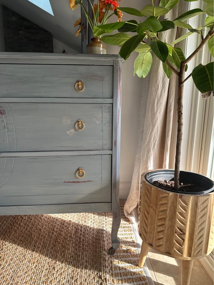 Old World Inspired Vintage Dresser with Mirror - photo 2
