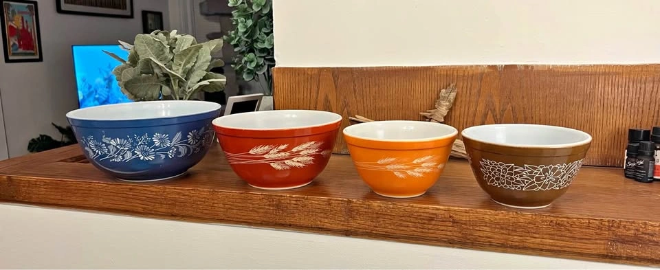 Vintage Pyrex Mixing Bowl Set – Autumn Harvest, Woodland & Colon