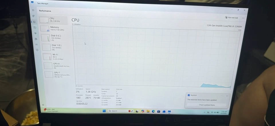 Asus ROG Strix SCAR 15 G533 - photo 3