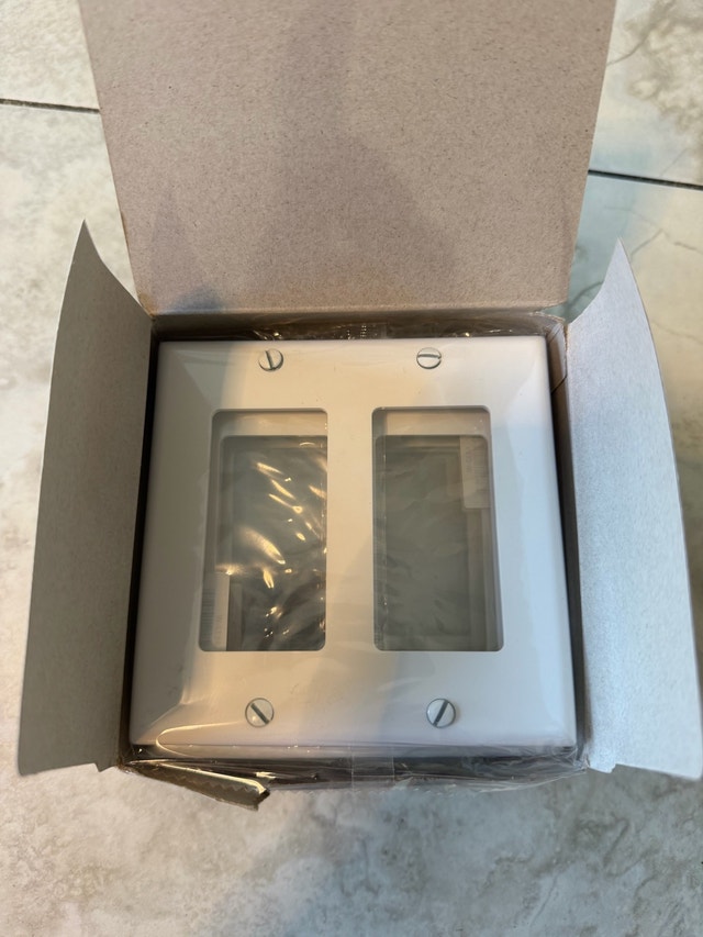 BRAND NEW - 2-Gang Decorator Wall Plate (pack of 8) - photo 4