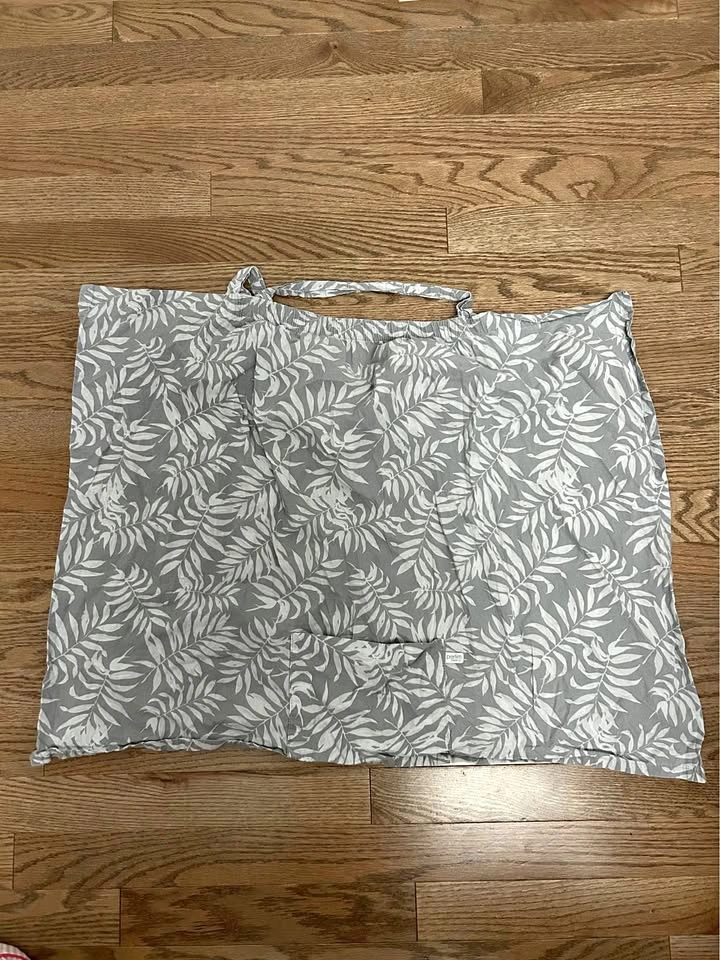 Perlim PinPin Nursing/Breastfeeding Cover