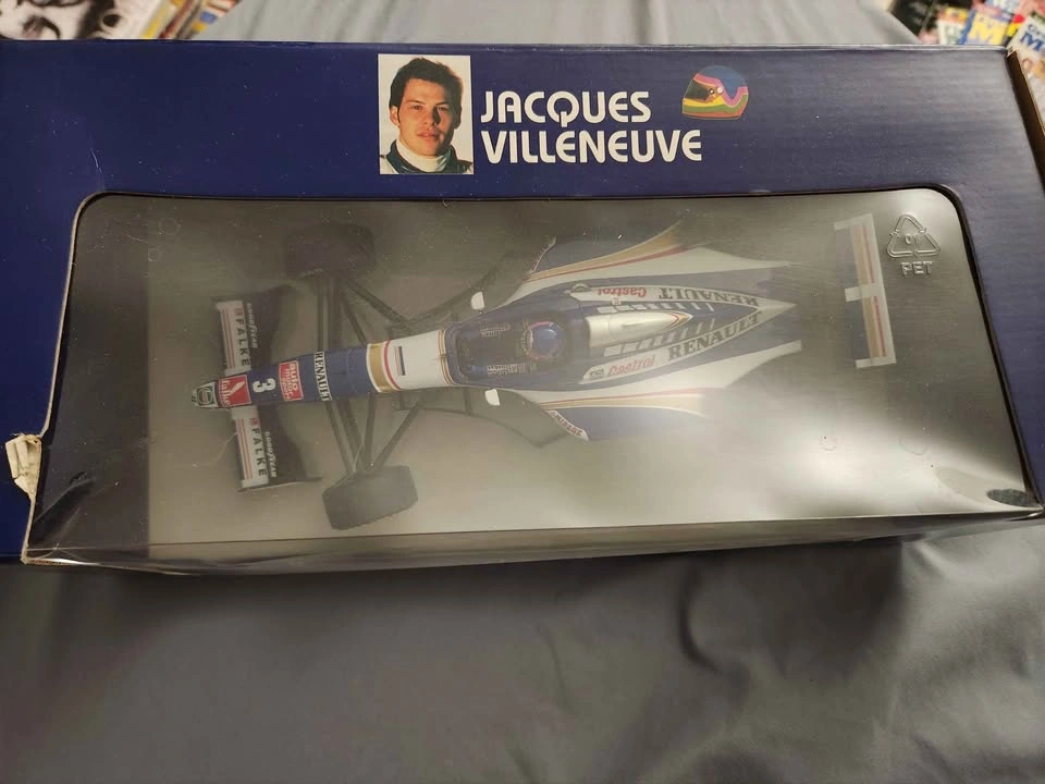 1:18 Jacques Villeneuve Williams Renault F1 1997 Diecast - photo 2
