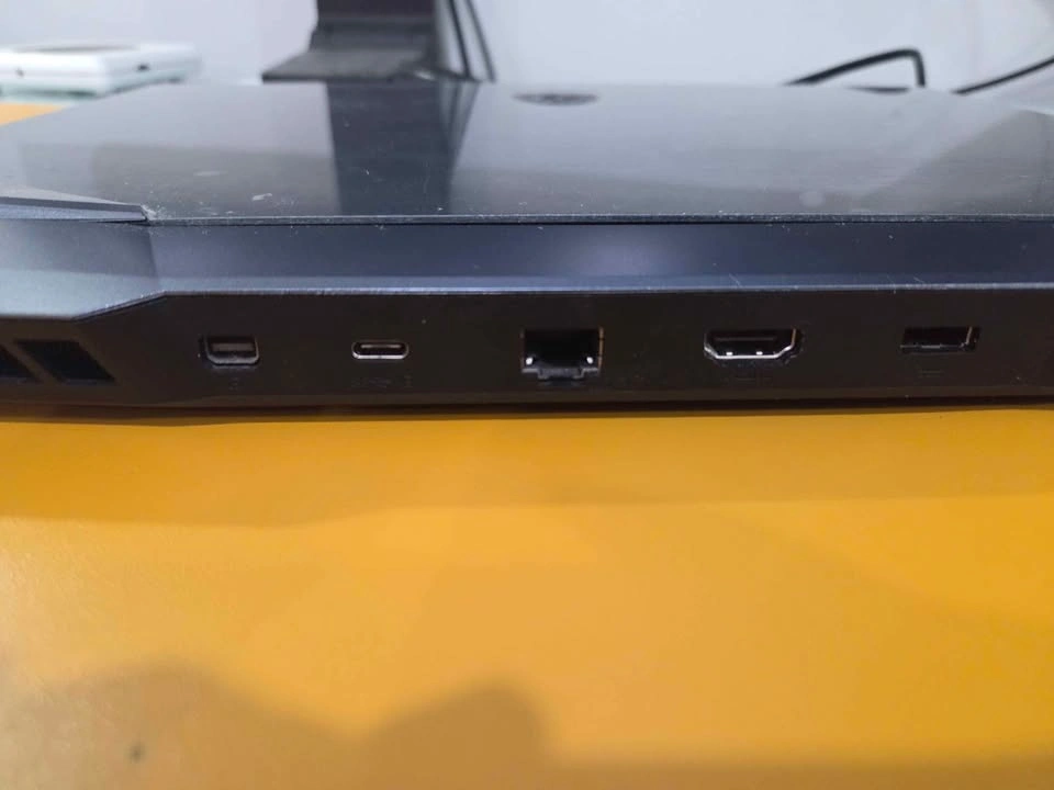 MSI GE66 Raider Gaming Laptop - RTX 2070, 240Hz, Cooling Pad - photo 4