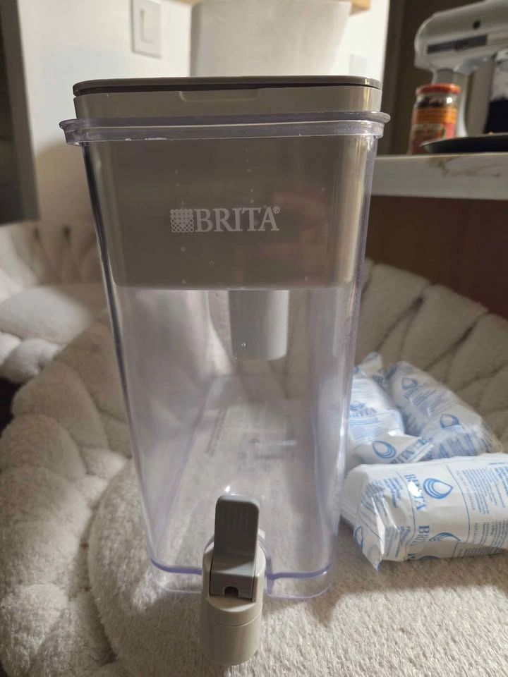 Brita Water Filter Dispenser with New Filters - photo 2