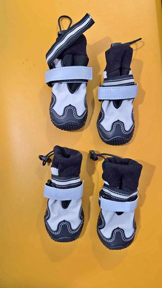 Reflective adjustable dog boots size two
