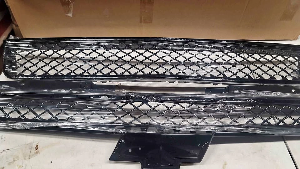 Garage-Pro Grille Assembly for Chevy Avalanche/Tahoe