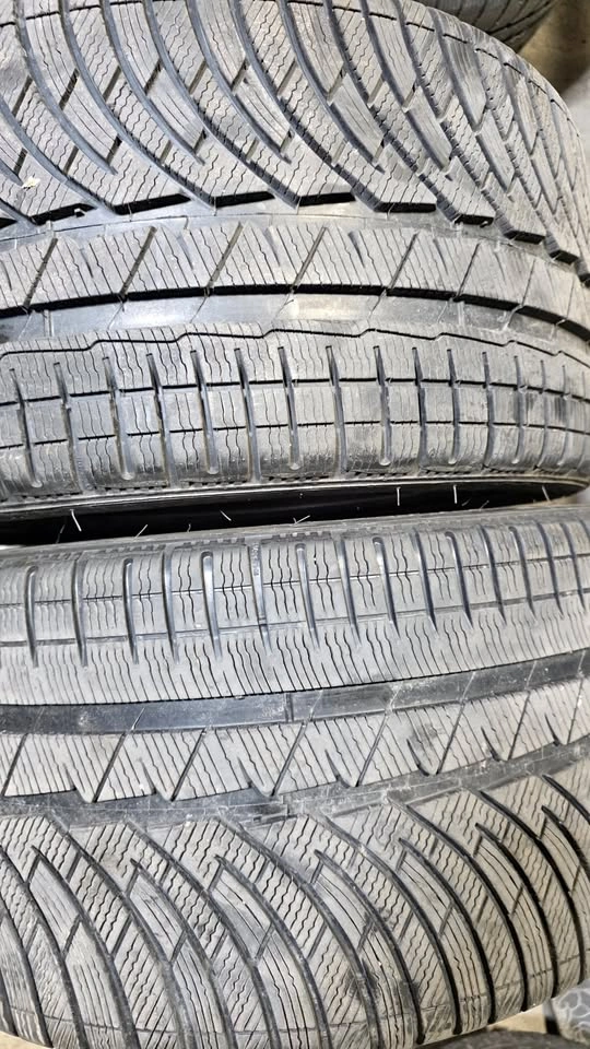 275/30/20 Michelin pilot alpin winter tires