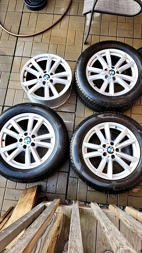 18 inch BMW X5 OEM rims 5x120