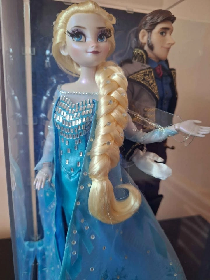Disney Fairytale Designer Collection Elsa and Hans Doll Set - photo 4