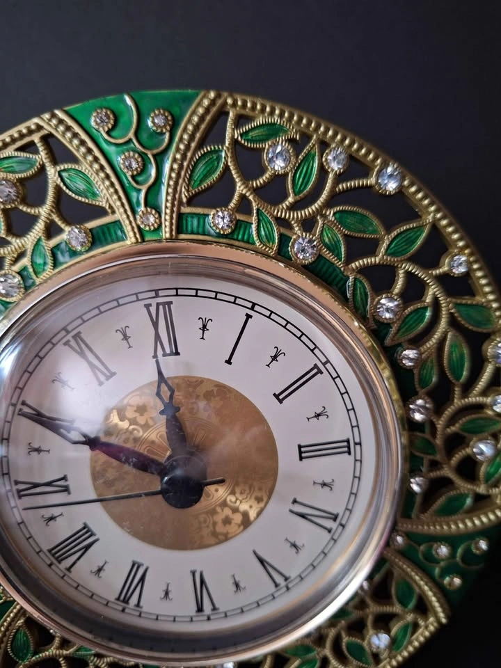 Vintage Enameled Green and Red Tabletop Clock with Gemstones - photo 5