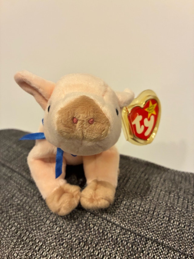 Ty Beanie Baby Knuckles the pig NWT