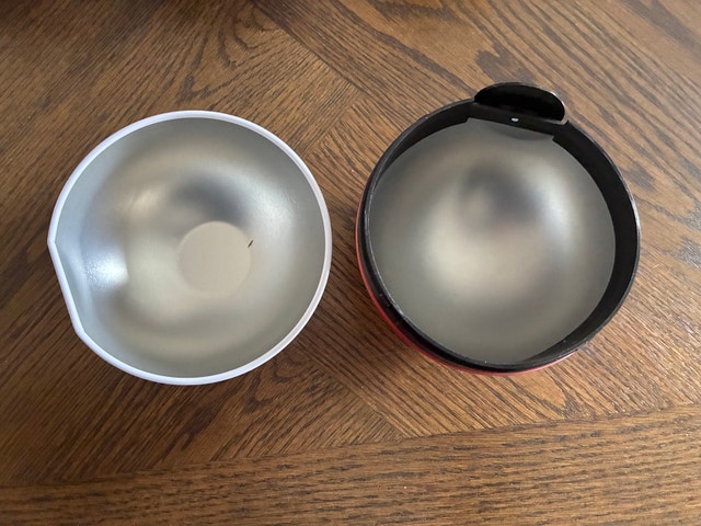 Pokémon ball collector tins - photo 4
