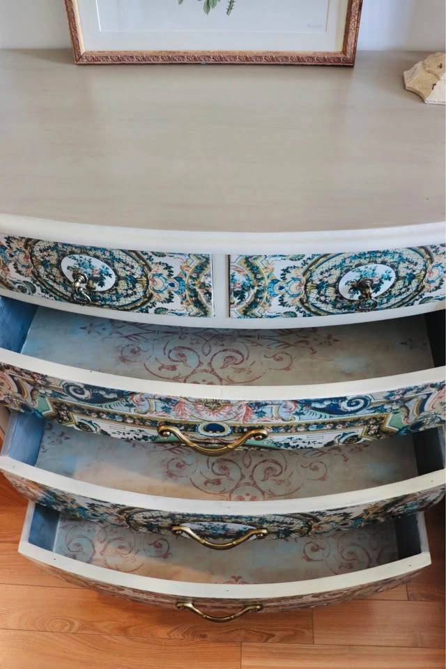 French Provincial Accent Chest / Dresser - photo 2