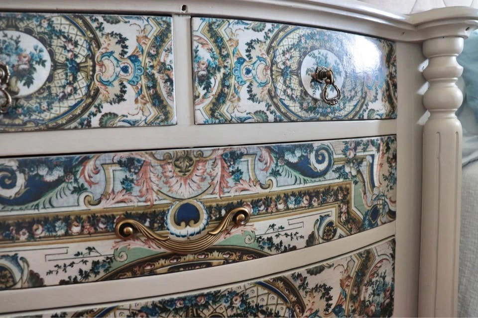 French Provincial Accent Chest / Dresser - photo 5