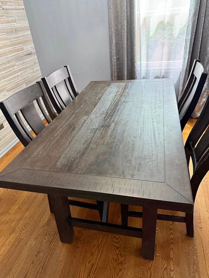 Kitchen table