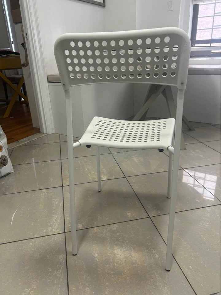 Set of 4 White Plastic and Metal Chairs - photo 3