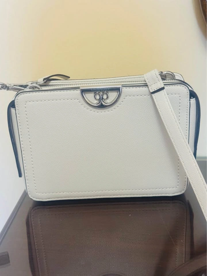 Nine West White Crossbody Bag with Free Beige Monogram Card Case - photo 3