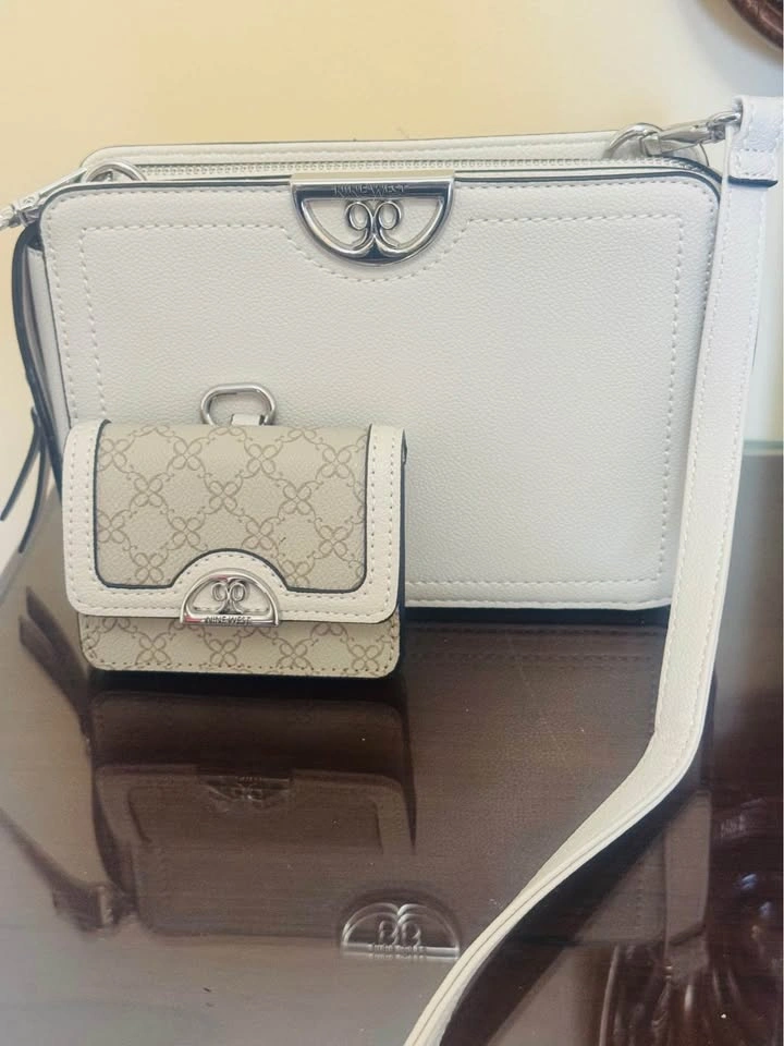 Nine West White Crossbody Bag with Free Beige Monogram Card Case - photo 5