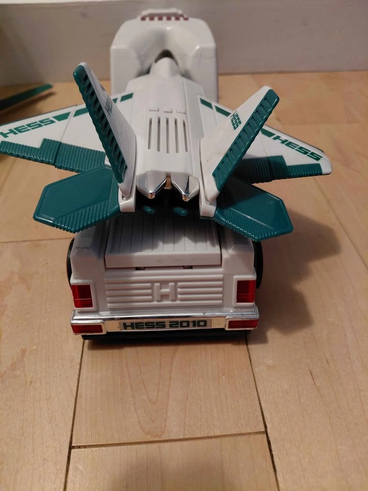 HESS TRUCKS - photo 5