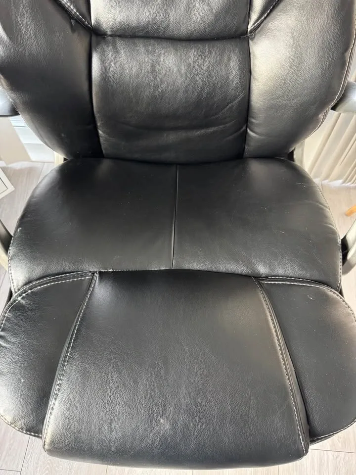 Black Leather Executive Office Chair - photo 4