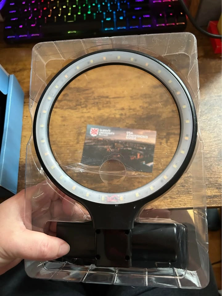 Hands free magnifying glass + ring light - photo 3