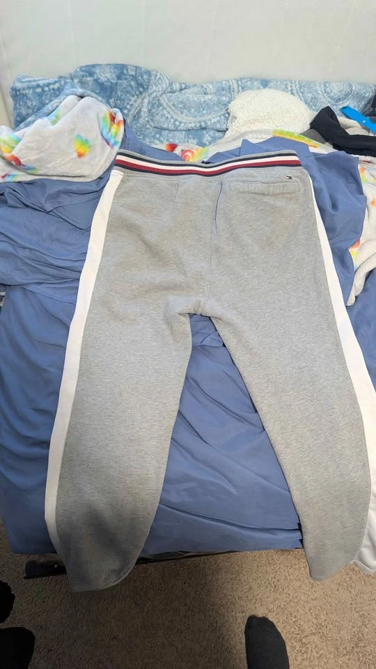 Tommy Hilfiger gray joggers size L - photo 2