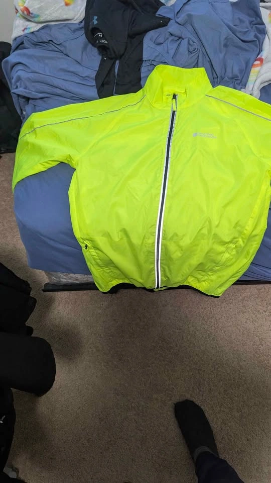 Mountain Warehouse S/P neon yellow jacket - photo 2