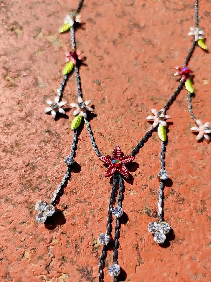 Whimsical flower necklace - photo 2
