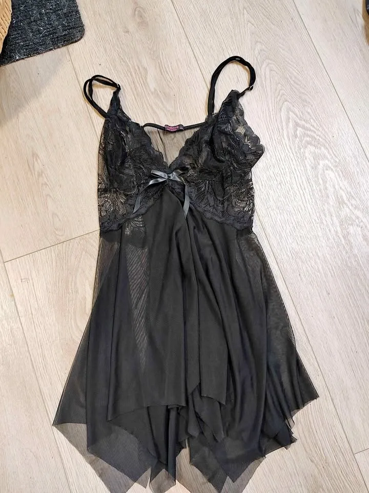 Black lace top