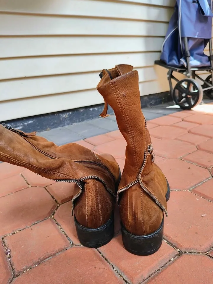 Brown foldover zipper moto boots - photo 5