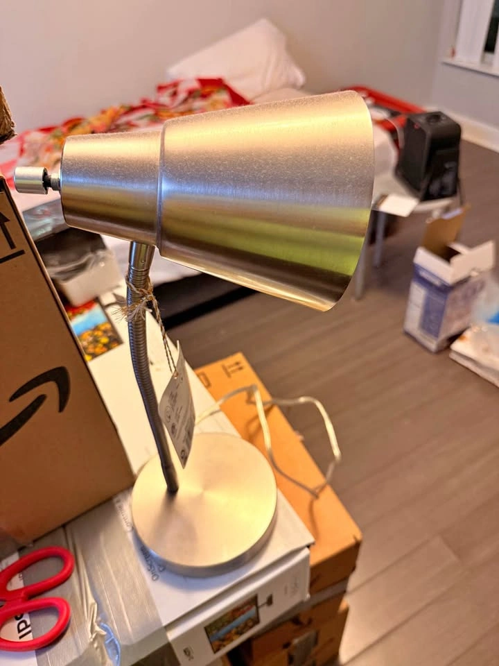 Desk lamp with a bulb