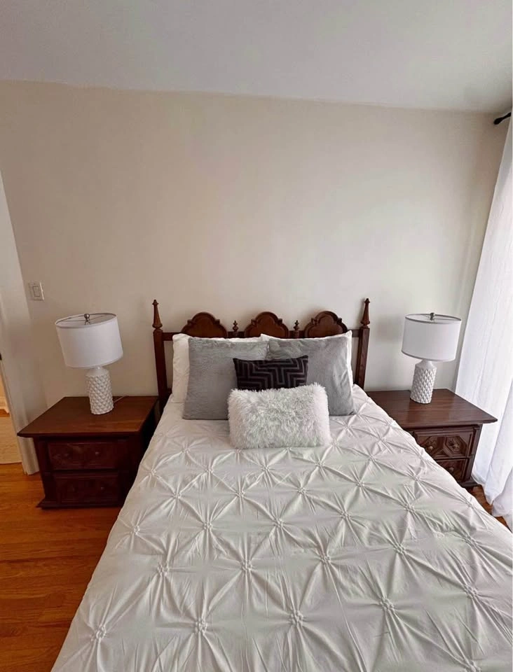 Bed side night stands/ night tables - photo 4