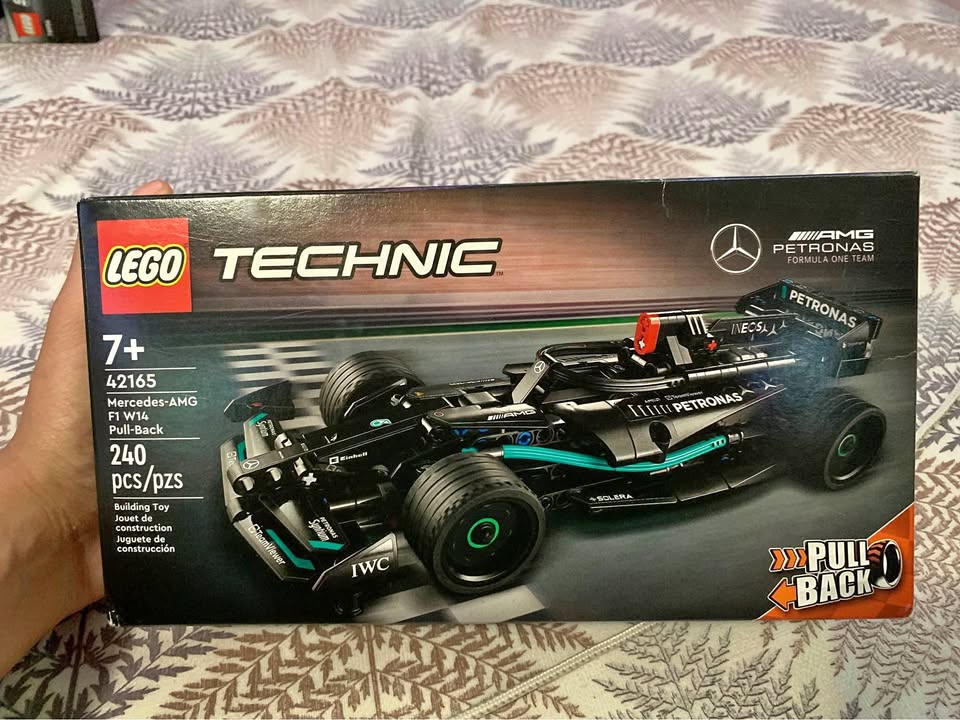 Lego Technic Mercedes-AMG F1 W14 formula one 42165