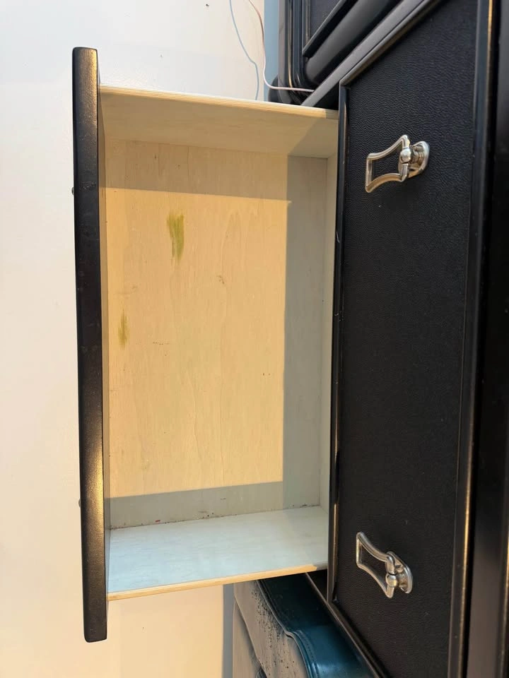 Raymour & Flanigan Black 2-Drawer Nightstand w/ Built-In Light - photo 5