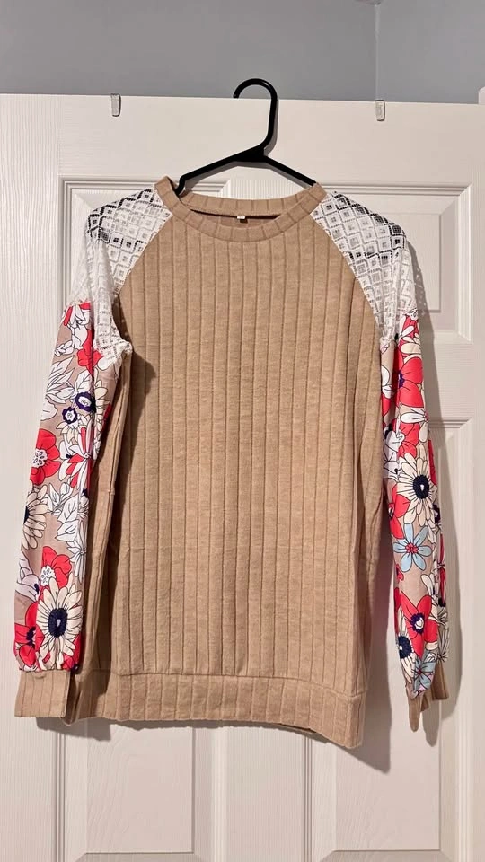 New - Ribbed Tan Top Floral Lace Sleeves