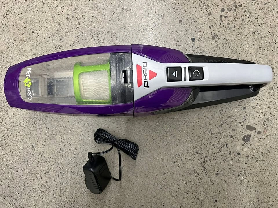 Bissell Portable Handheld Vacuum / Manual Vacuum