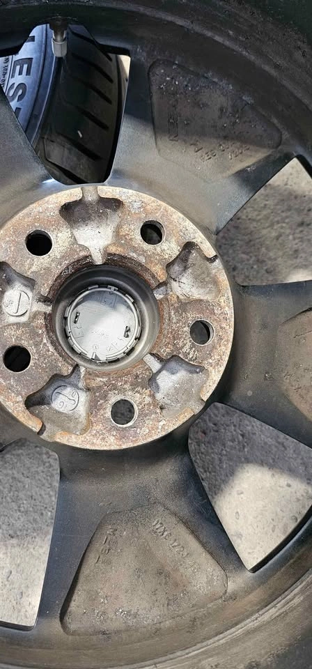 Nissan kicks OEM Rims with All Season Tires 205/50R17 - photo 5