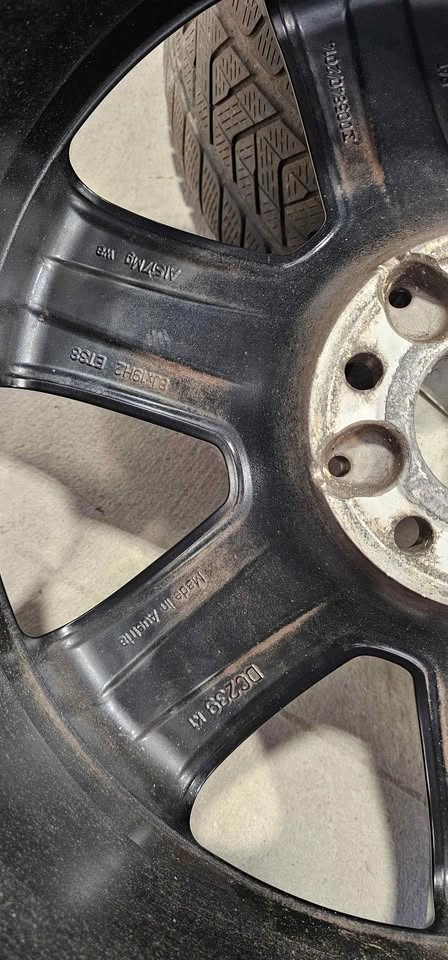 Mercedes Benz GLC oem Rims with winter tires 235/55R19 - photo 4