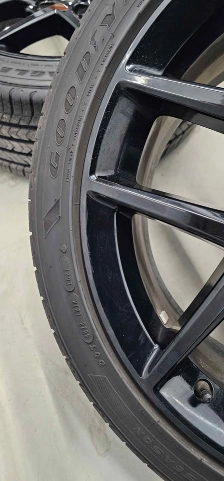 Honda Civic OEM rims with All Season Tires 235/40R18 - photo 3