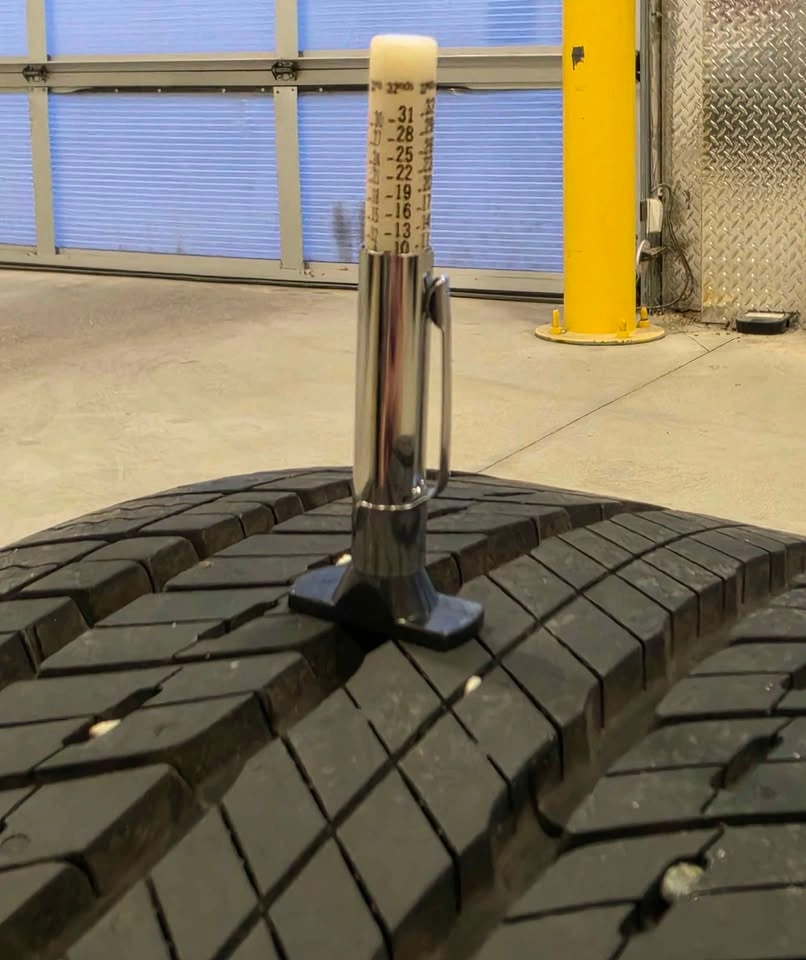 Toyota Camry oem rims with all seasons tires 225/45R18 - photo 2