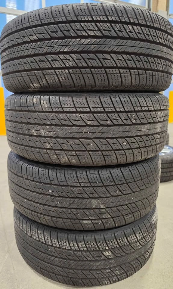 Toyota Camry oem rims with all seasons tires 225/45R18 - photo 4